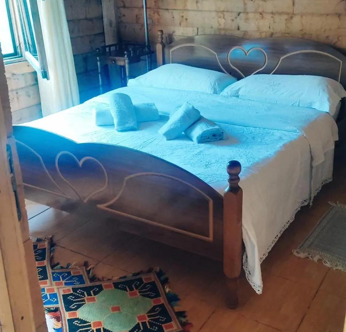 Guest House Astrit Villi Theth Albania