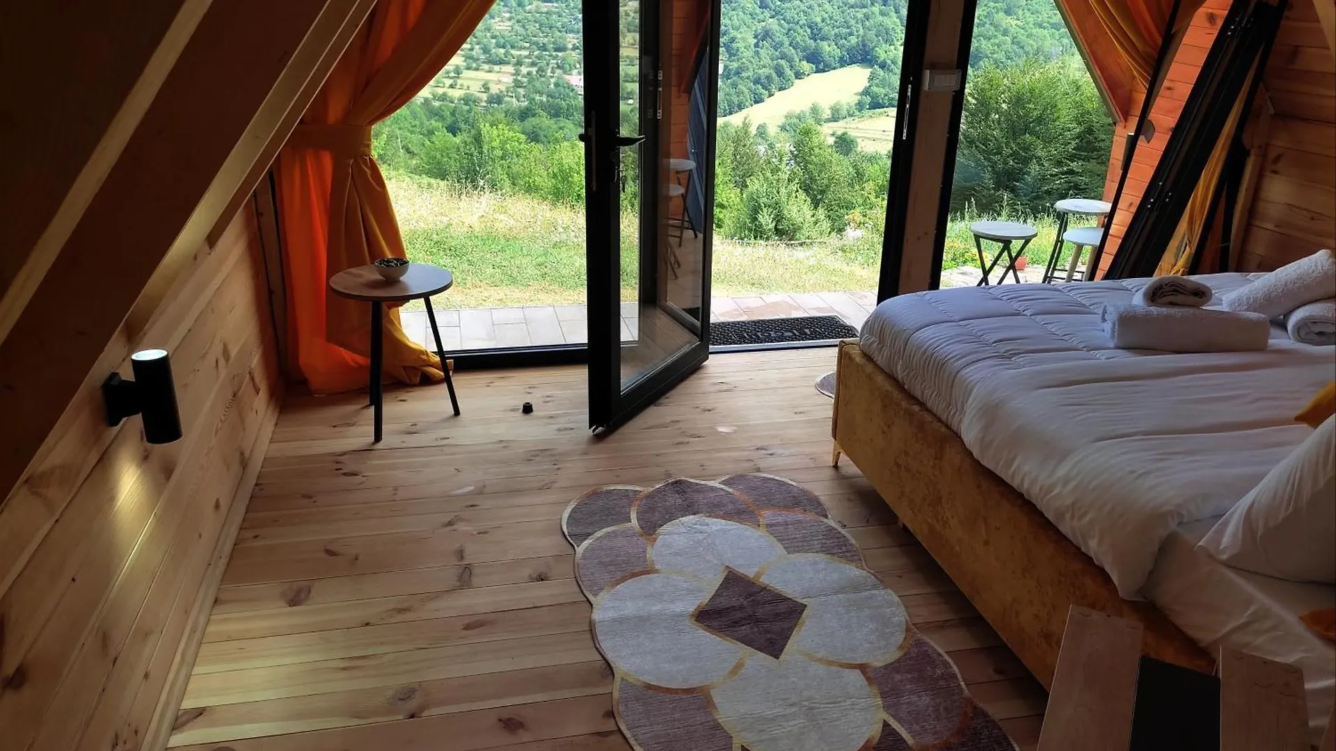 Guest House Astrit Villi Theth Albania