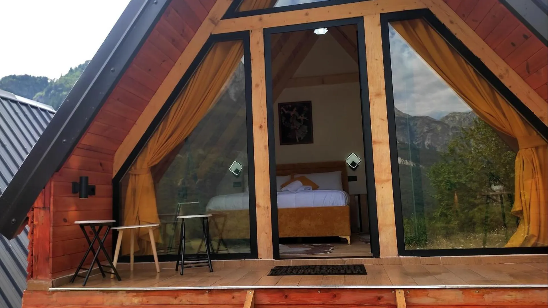 Guest House Astrit Villi Theth
