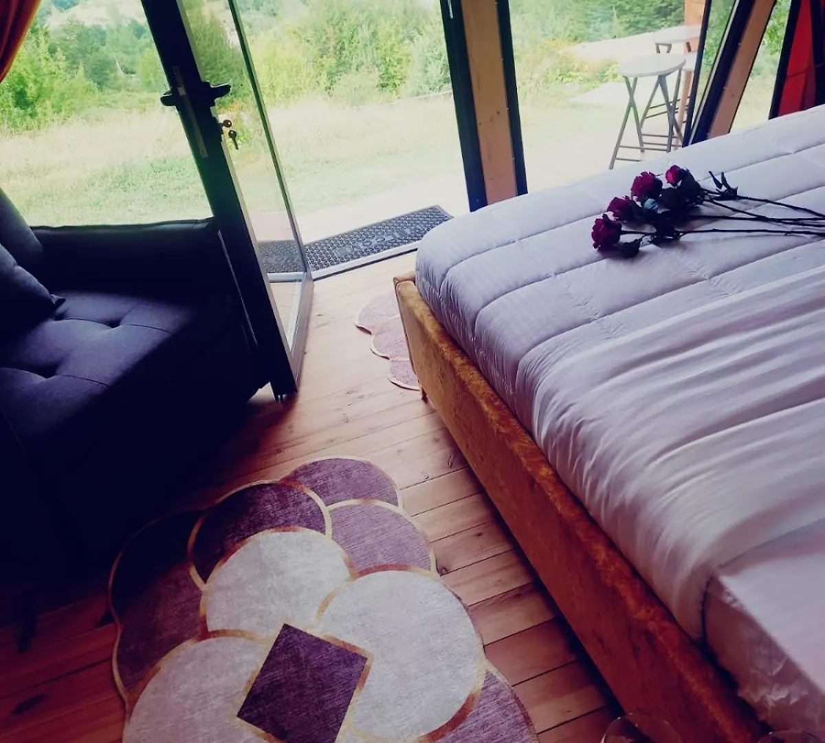 Guest House Astrit Villi Theth
